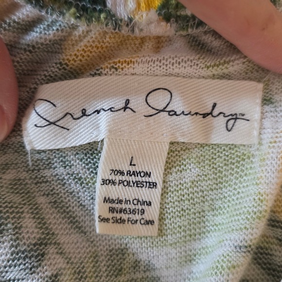 French Laundry Women Large Lemon Tropical Palm Print Top Tassel Pom Pom Trim - Picture 8 of 9